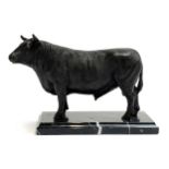 A bronze bull on plinth, 17.5cmH