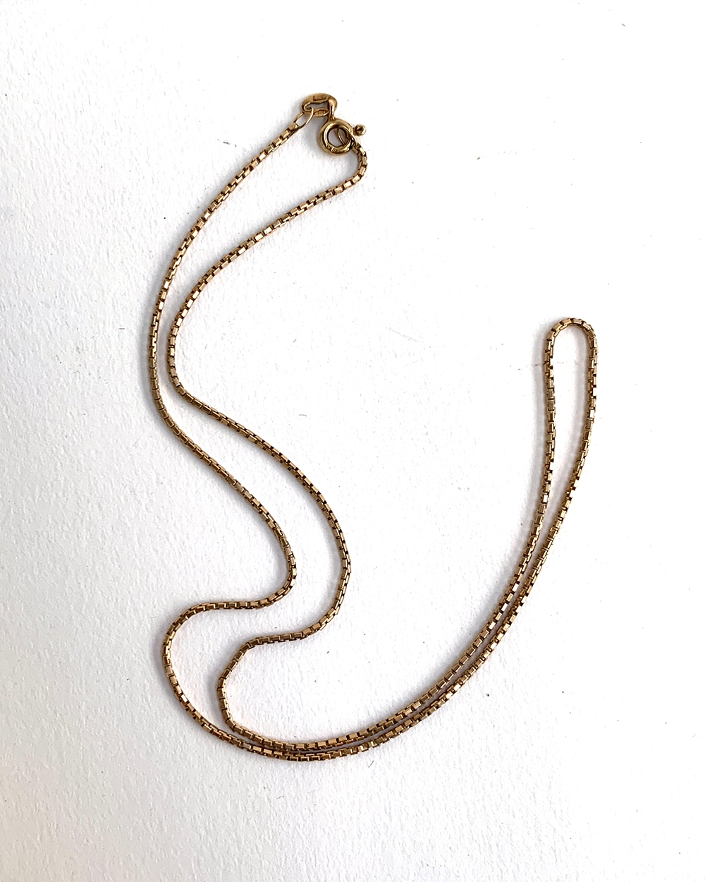 A 9ct gold necklace, 38cmL, approx. 2.1g