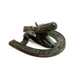 A brass door knocker in the form of a horse shoe and horse's head, 11.5cmL