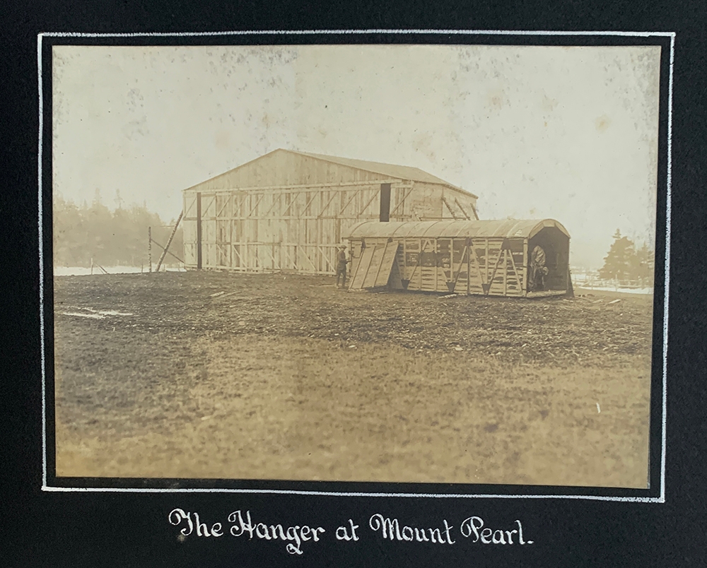 Aviation interest, a photograph album presented to Sir Charles Alexander Harris, Governor of - Bild 5 aus 8