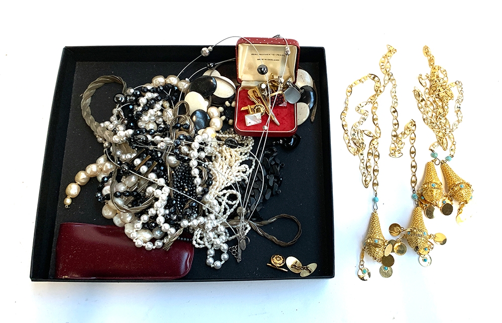 A mixed lot of costume jewellery to include pearls; Swedish 'Wishingbone' wire necklace; heavy black