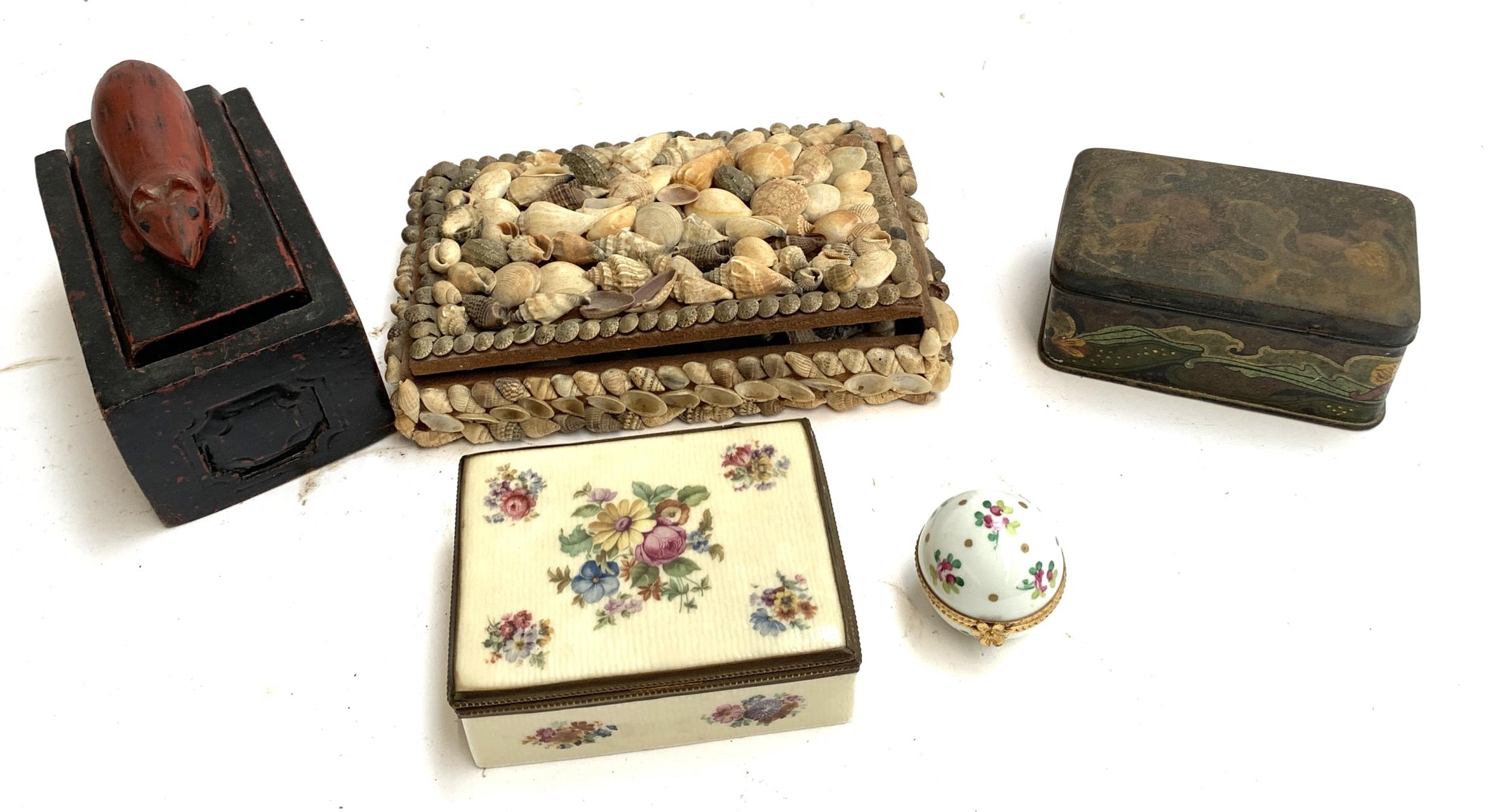 Five boxes to include a decor main spherical trinket pot, shell covered box containing shells etc