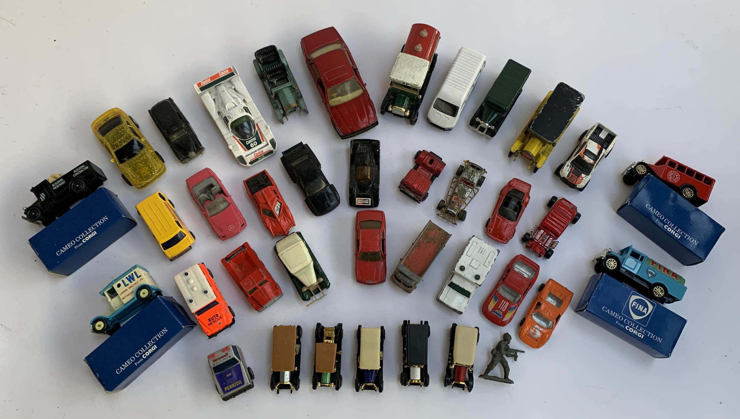 A quantity of die cast model cars to include Corgi, Matchbox, Maisto, Hot Wheels, super stock car, - Bild 2 aus 2