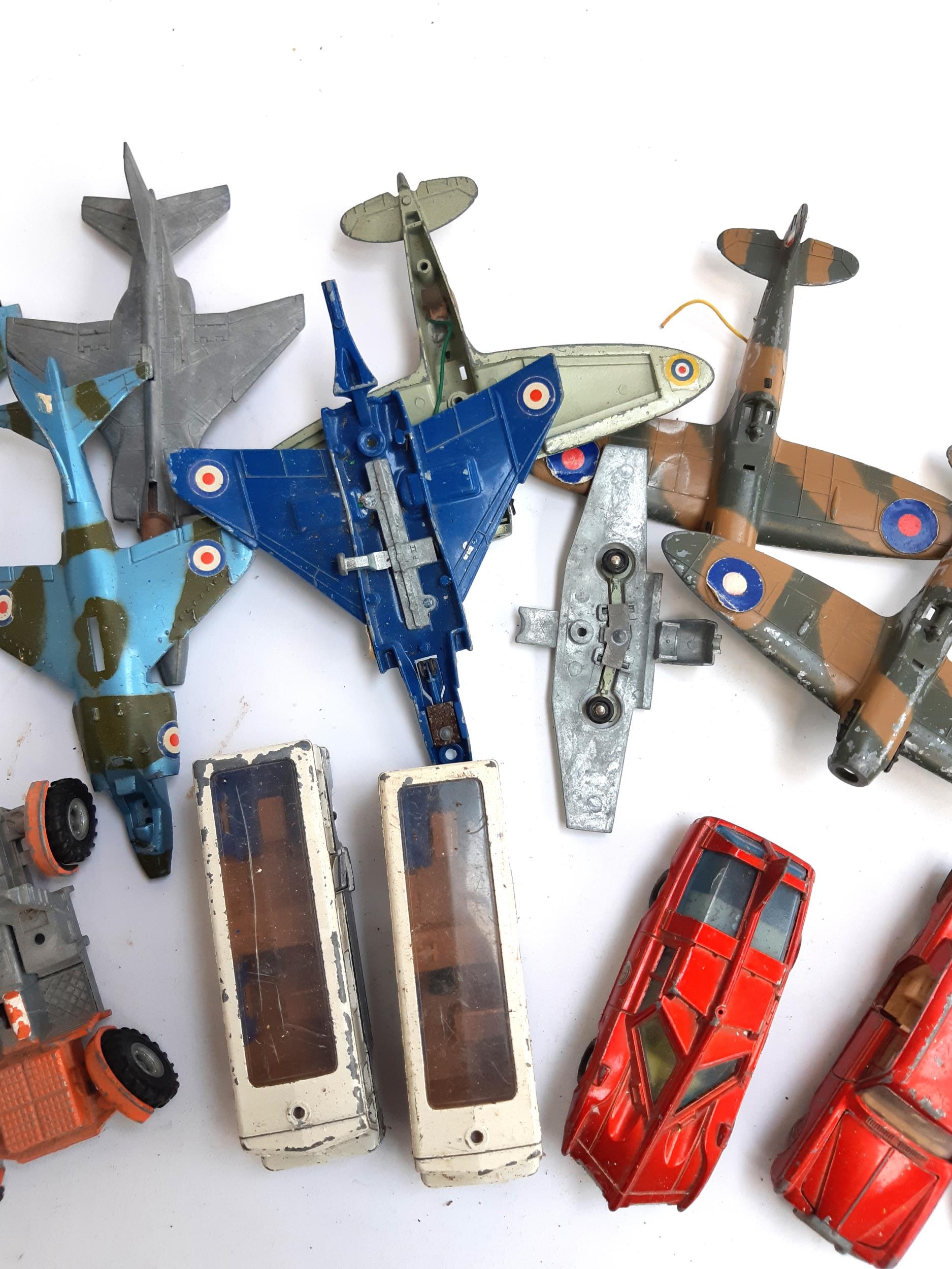 A quantity of Dinky die cast vehicles and planes to include Harrier, Sea King, Spitfire Mk II, Lunar - Bild 3 aus 4