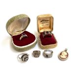 A small lot of rings to include a 925 silver poison ring; garnet ring; vintage cameo pendant etc