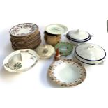 A mixed lot of ceramics to include Wedgwood Indiana plates, 3 lidded tureens etc