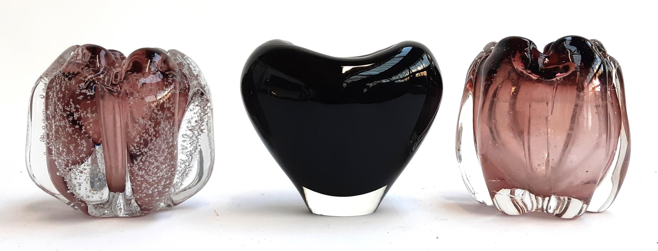 A pair of 2 art glass vases with scalloped edge, together with a black heart shaped vase, 13cmH