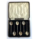 A set of 6 silver coffee bean terminal spoons, William Suckling Ltd, Birmingham, 1926