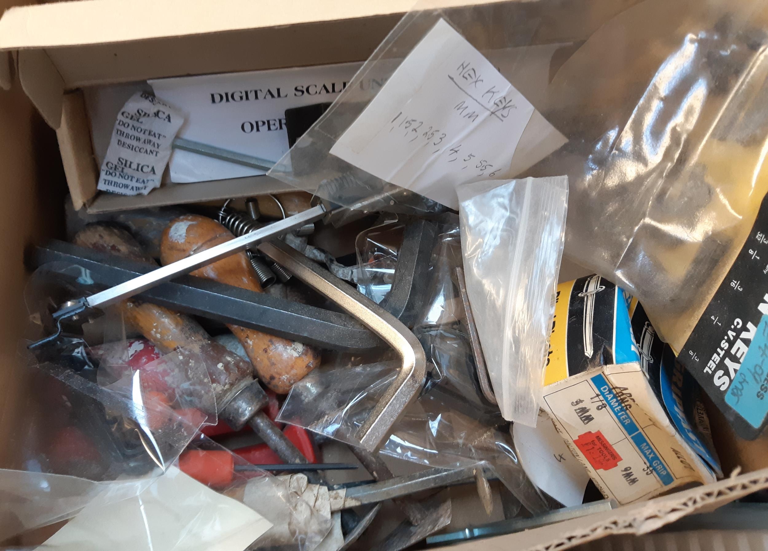 A mixed box of tools and fittings to include hinges, allen keys, screws, hand tools, etc - Image 3 of 3