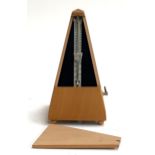 A German metronome, 21.5cmH