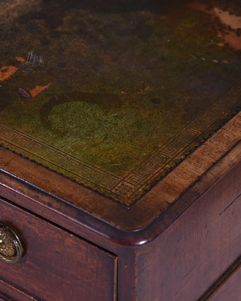 A Victorian mahogany kneehole desk, mid-19th century, 113x54.5x80cmH - Image 2 of 2