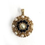 A 9ct gold pendant set with pearls and sapphires, 2.5cmD, approx. 6.3g