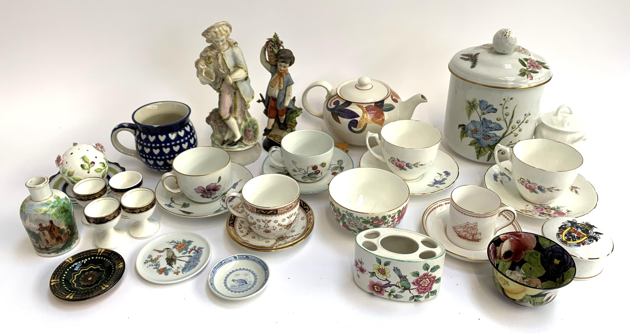 A mixed lot of ceramics to include 2 Coalport 'June Time', teacups and saucers, Royal Worcester '