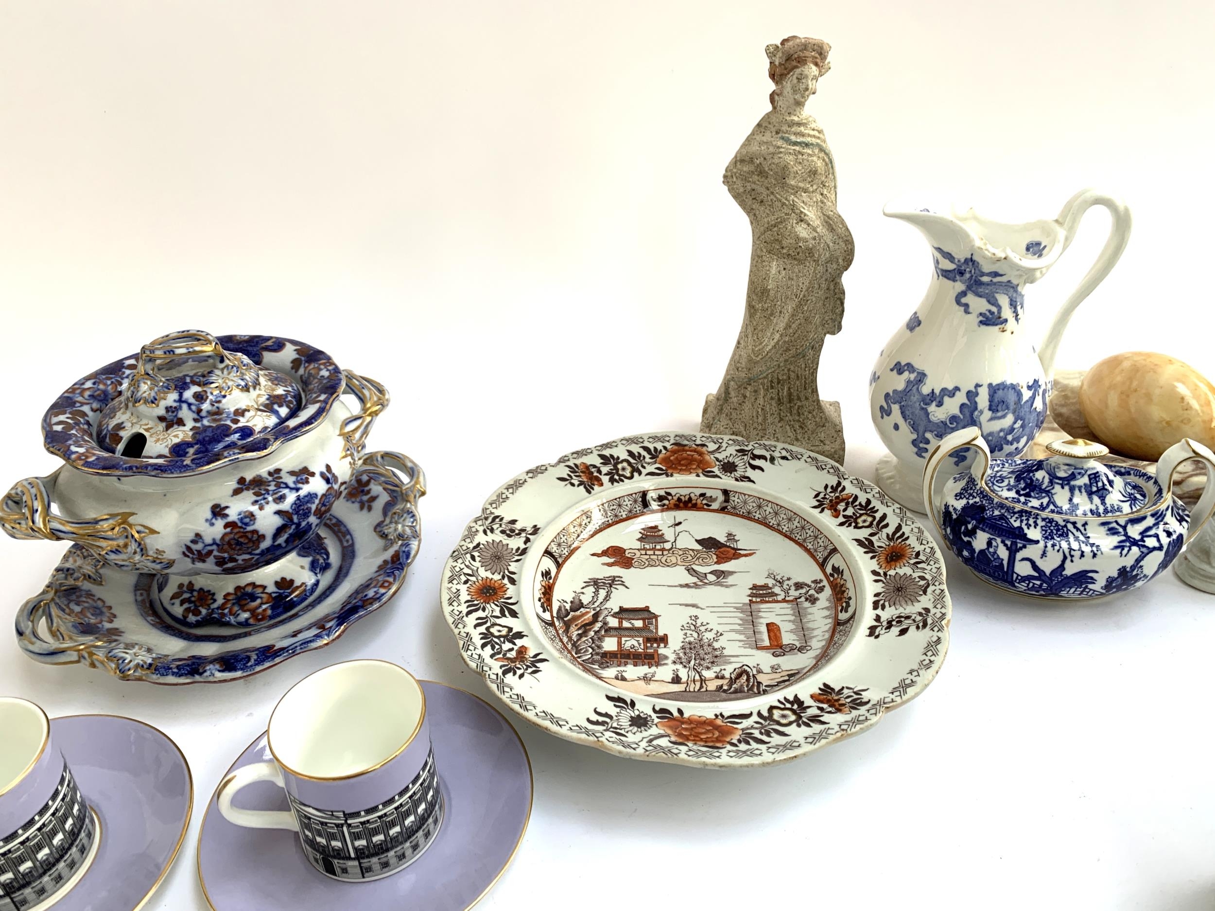 A mixed lot of ceramics to include Masons 'Dublin', small lidded tureen, Royal Crown Derby, The - Bild 2 aus 2