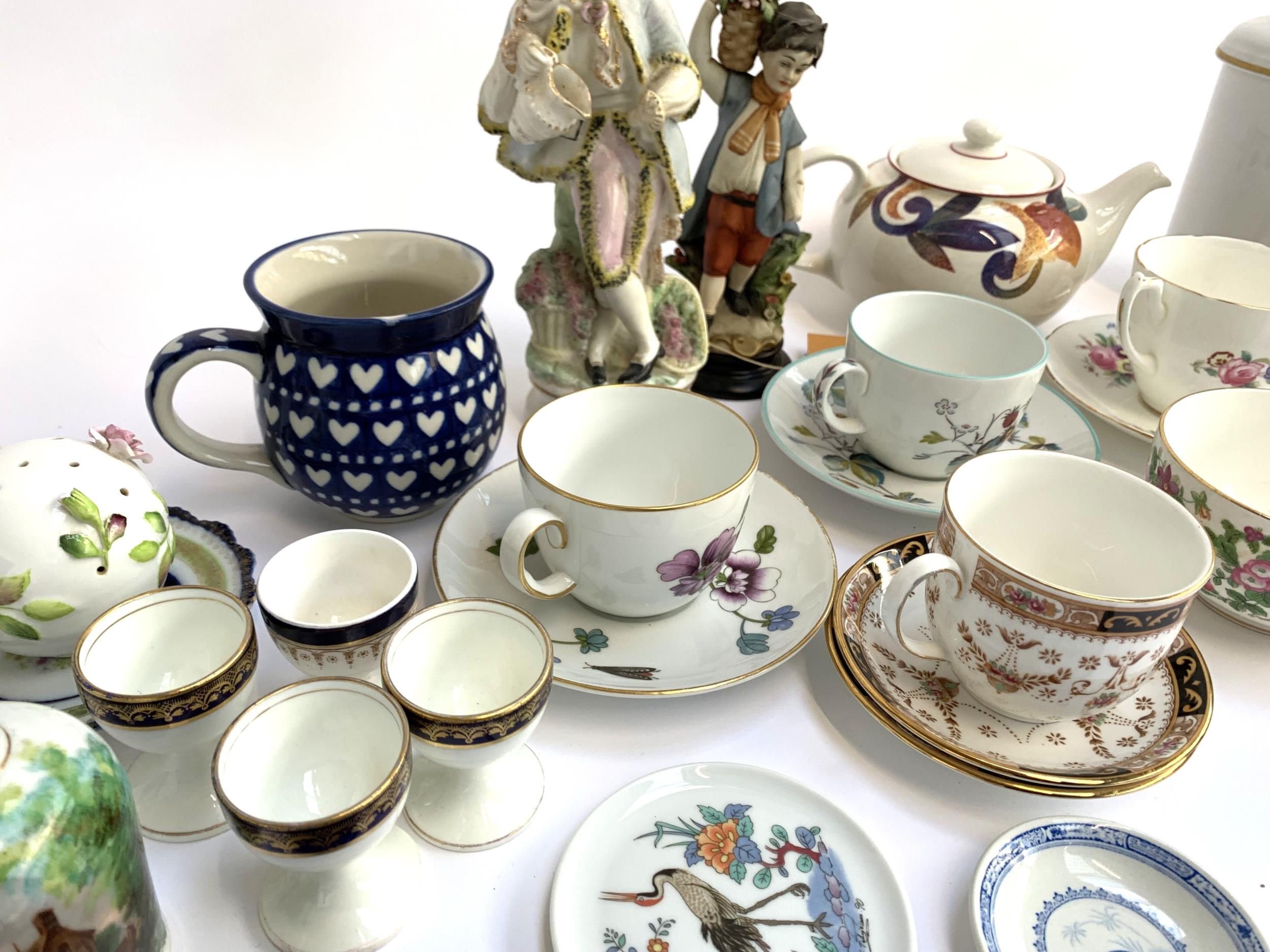 A mixed lot of ceramics to include 2 Coalport 'June Time', teacups and saucers, Royal Worcester ' - Bild 3 aus 3