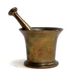 A bronze mortar and pestle, 10.5cmH