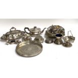 A mixed lot of plated items to include Mappin & Webb Queen's plate teapot, lidded entre dish, Walker