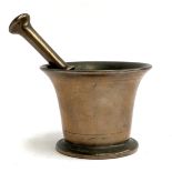 A copper mortar and pestle, 10cmH