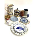 A mixed lot of ceramics to include Wedgwood teacup and saucer, Royal Standard, teacup, saucer and