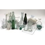 A mixed lot of glassware to include vintage bottles, Colchester Brewing Company, vintage glass