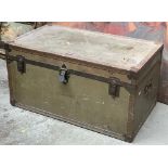 A large studded travel trunk, with loop carry handles, 100x56x51cm