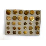 30 hunt buttons to include the Silverton; Oakley; Cattistock; etc