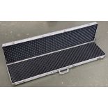 An aluminium flight case for sporting guns, 135x34x15cm