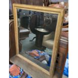 A gilt framed mirror with bevelled glass, 101x81cm