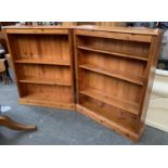 A pair of pine bookcases, 108x28x137cmH