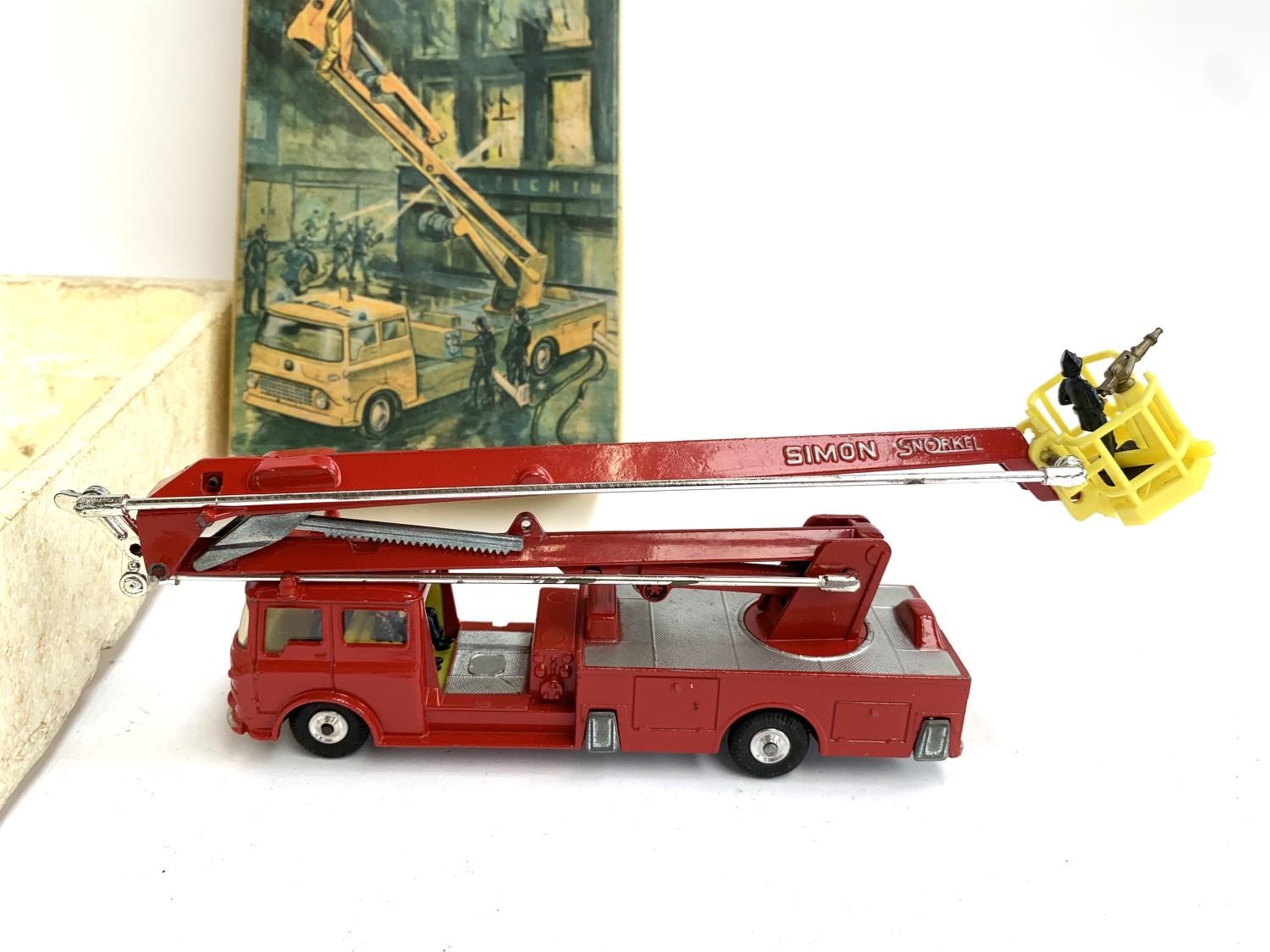 An original Corgi Toys Major 1127 Simon Snorkel Fire Engine, with original box and polystyrene tray. - Image 2 of 4