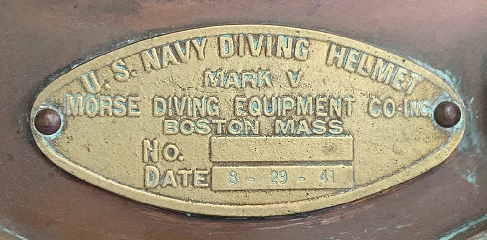 A Brass and copper US navy diving helmet, bears a label "U.S.Navy Diving Helmet Mark V, Morse Diving - Image 2 of 2