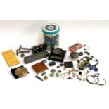 A mixed lot to include costume jewellery, vintage razors, locket; vintage biscuit tin etc