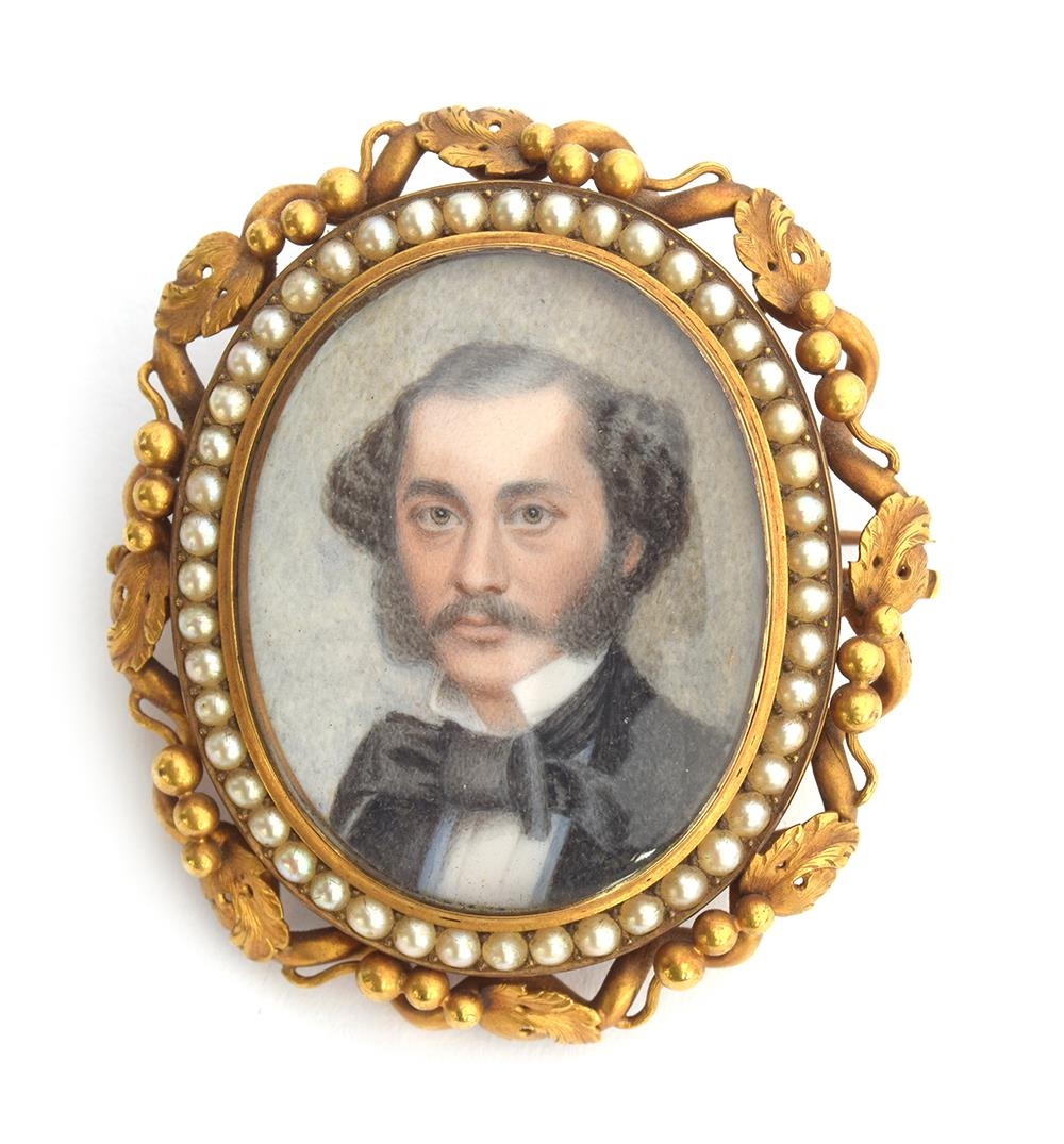 A heavy gold framed portrait miniature of a 19th century gentleman, tests as 18ct or higher, - Image 2 of 4