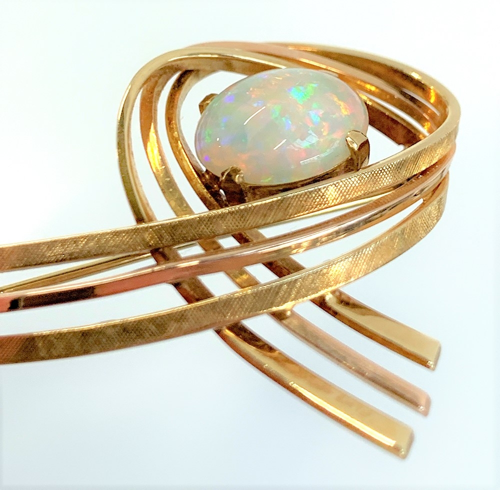 A 14ct gold modernist brooch set with a large opal cabochon, approx. 7.4g, 5cm wide - Image 3 of 3