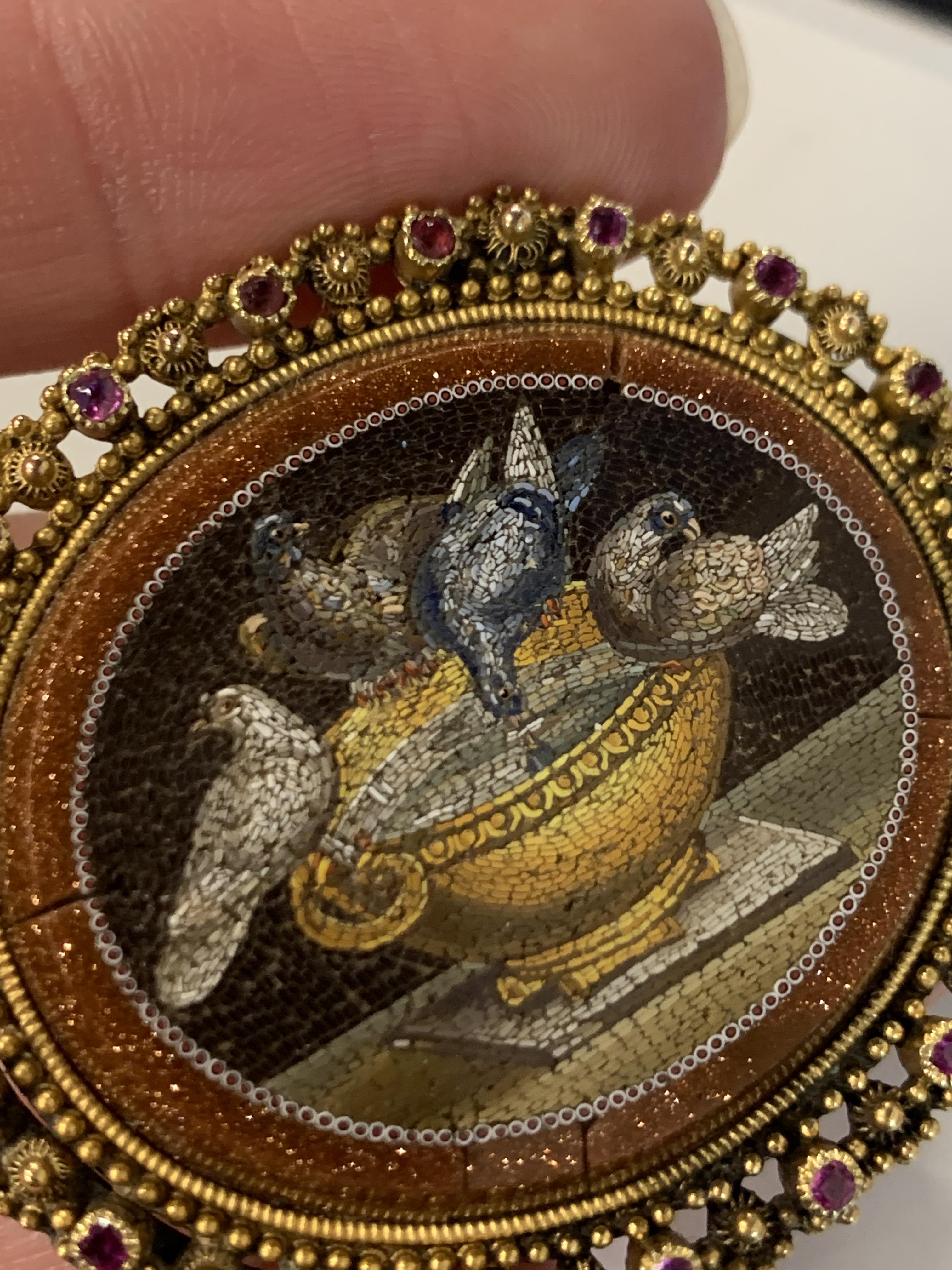 A fine 19th century Italian micro mosaic brooch depicting Pliny's doves, in a yellow metal classical - Image 5 of 5