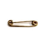 A 9ct gold stock pin, 1.4g