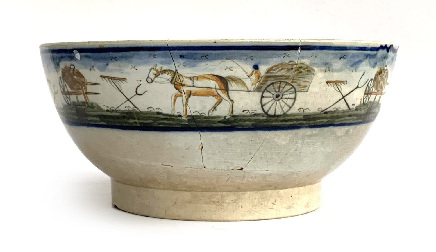 An 18th century English Delftware bowl, underglaze painted, bearing crest 'Port Farmer's Club, Hospi - Image 2 of 8