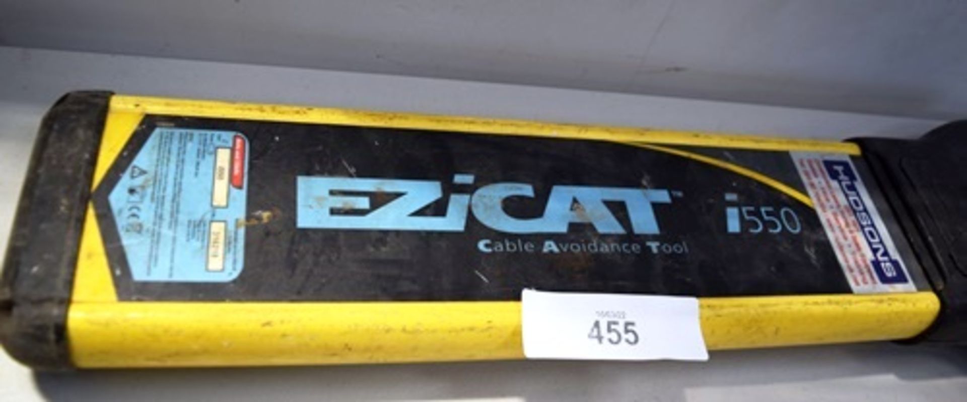 1 x Ezicat i550 cable avoidance tool, 1 x Ezicat T100 signal transmitter with yellow canvas case, - Image 2 of 6