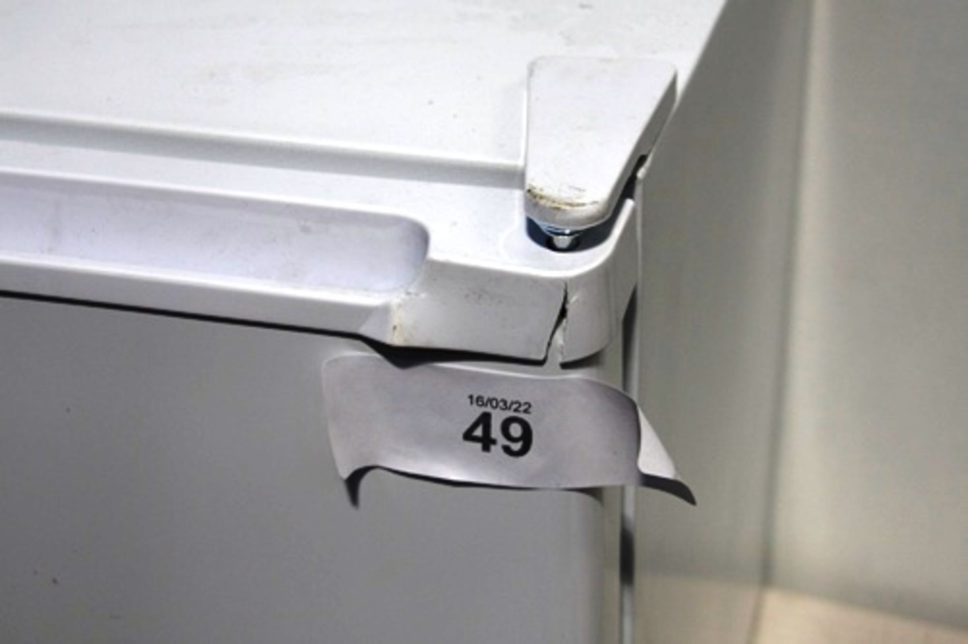 1 x Igenix table-top freezer, model IG3751 - New in box, box tatty, cosmetic damage to door (ES1) - Image 2 of 5