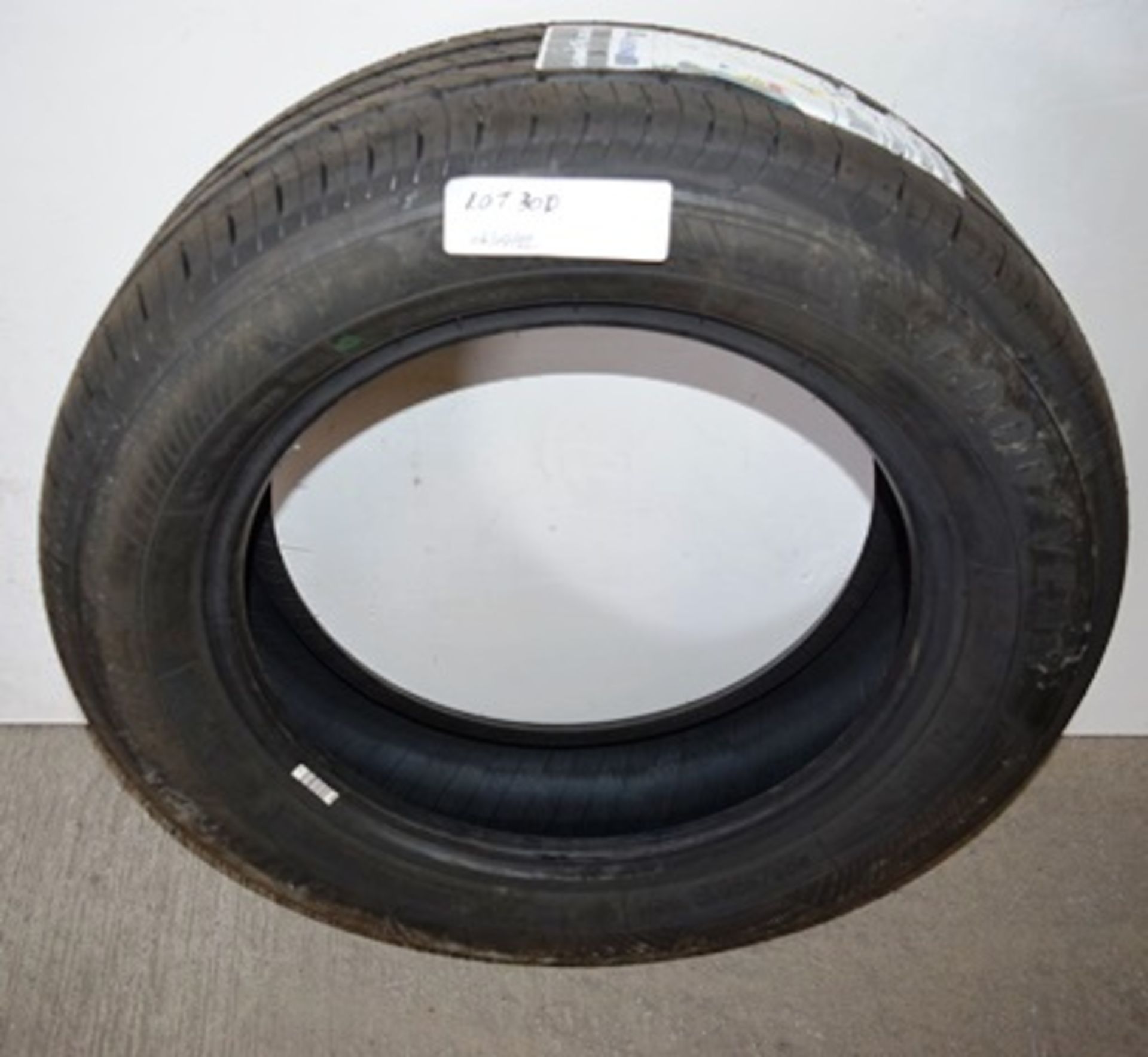 1 x Goodyear Efficient Grip Performance tyre, size 205/60R16 92H - New with label (GS4) - Image 2 of 2