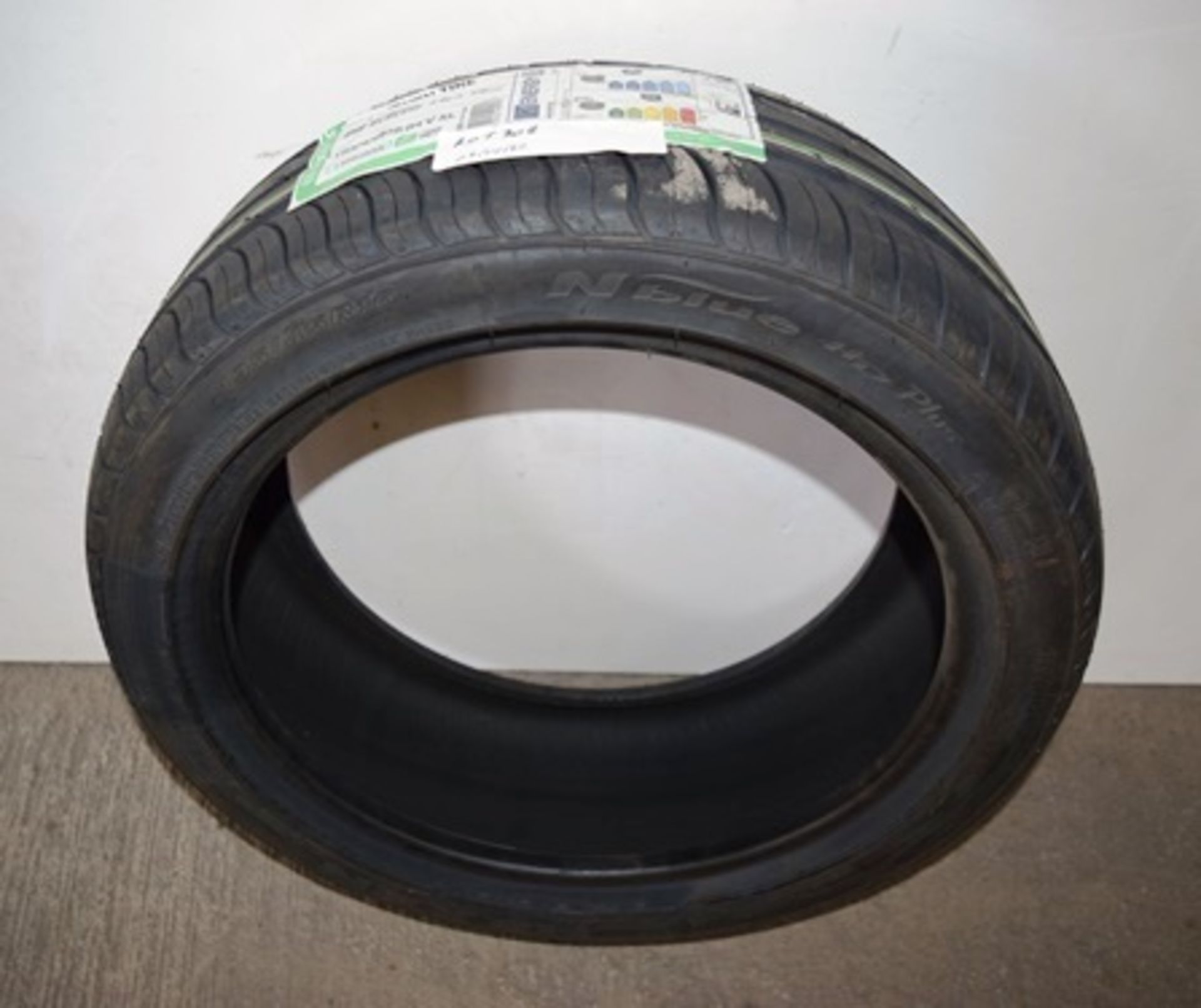 1 x Nexen N Blue HD Plus tyre, size 195/45R16 84V XL - New with label (GS4) - Image 2 of 2