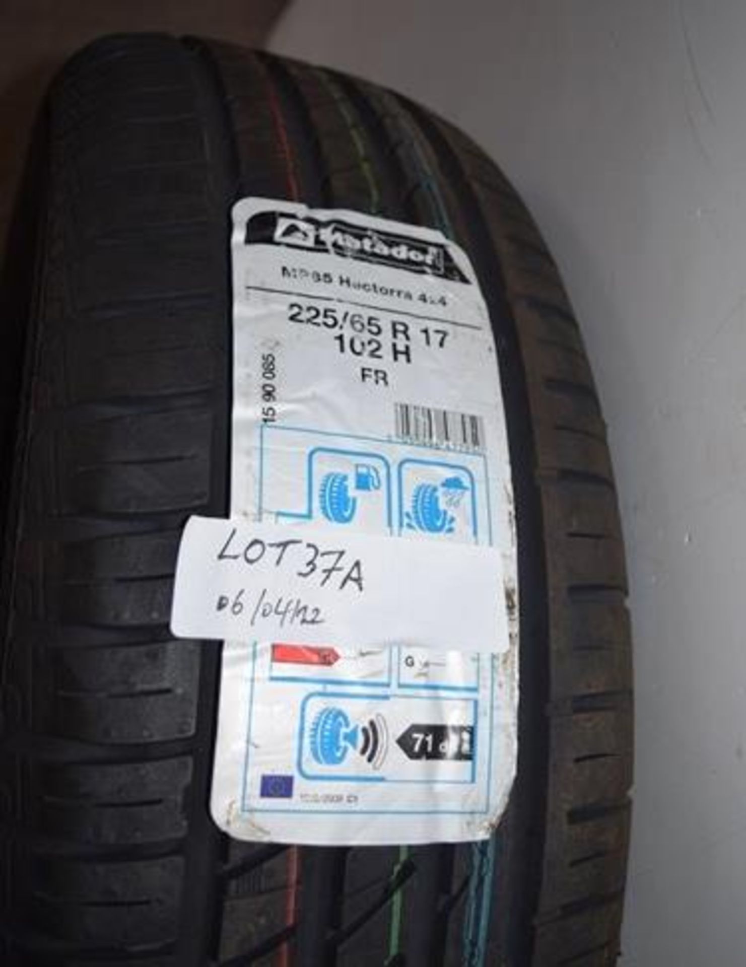 1 x Matador MP 85 Hectorra 4 x 4 tyre, size 225/65R17 102H FR = New with label (GS4)