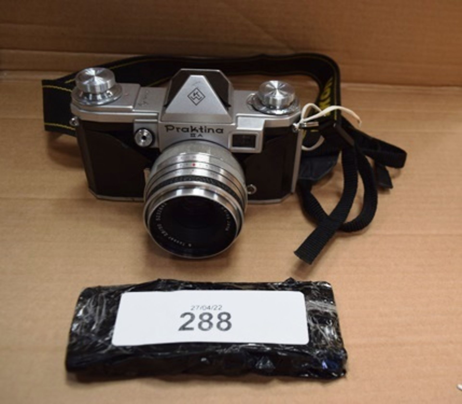 1 x Olympus Trip 35 camera fitted with 1:28 F=40mm lens and case together 20with 1 x Praktina II A