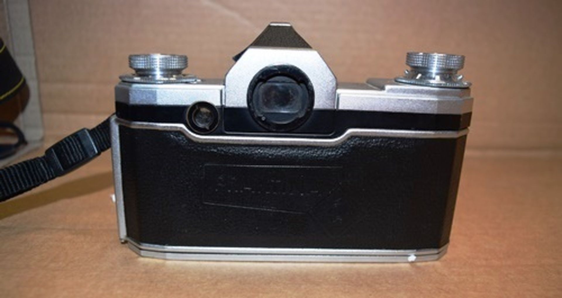 1 x Olympus Trip 35 camera fitted with 1:28 F=40mm lens and case together 20with 1 x Praktina II A - Image 4 of 8