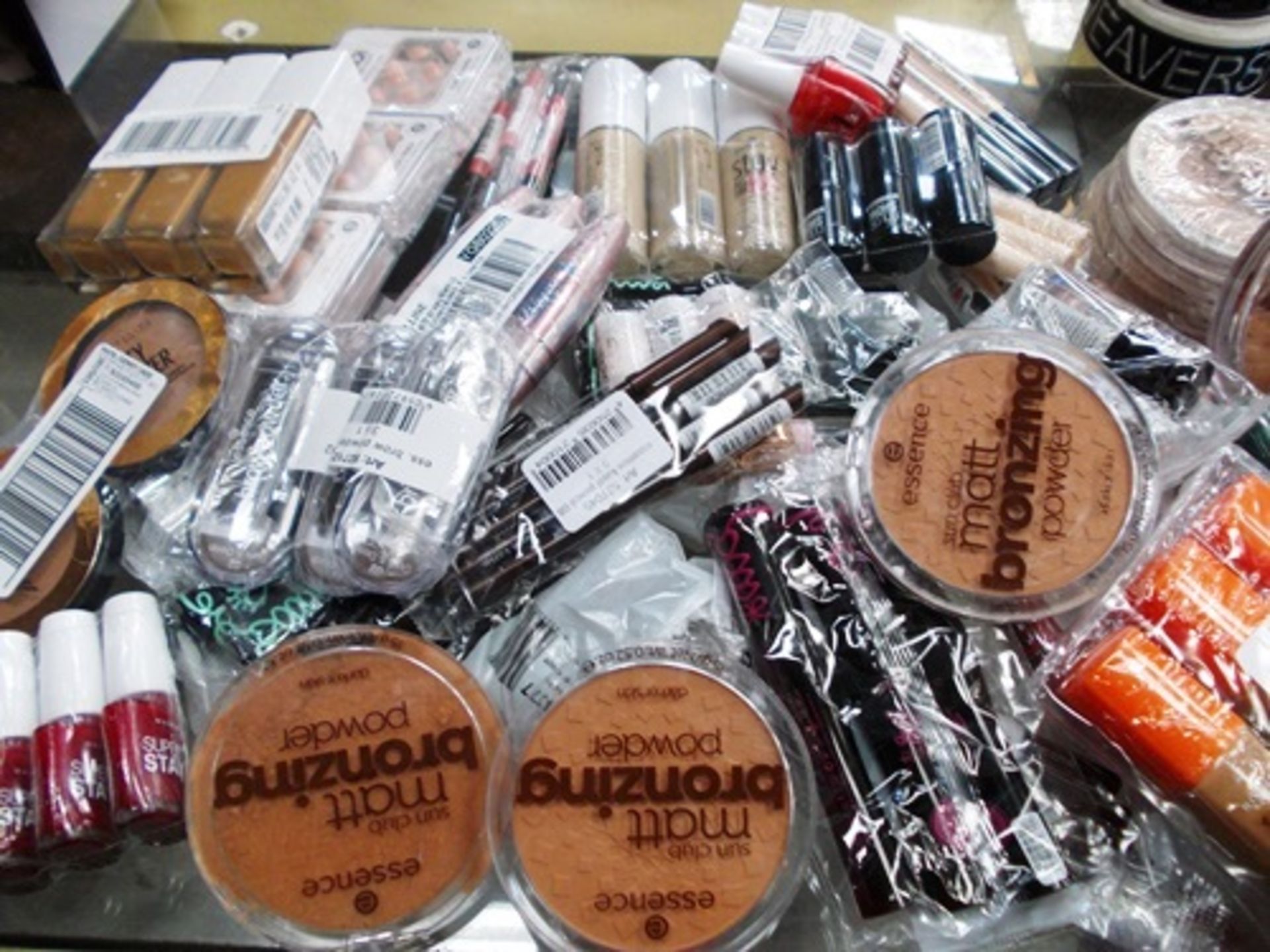 Approximately 100 x items of Essence Cosmetics (C7C)