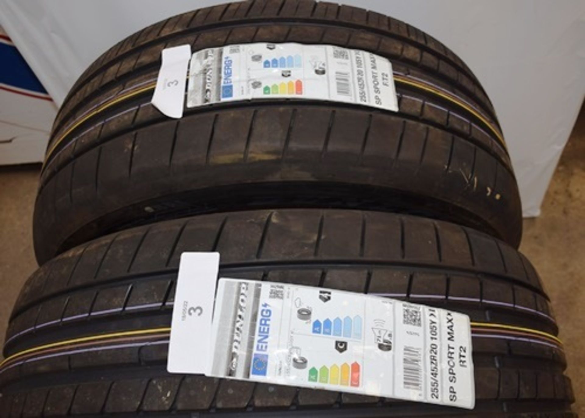 1 x pair of Dunlop SP Sport Maxx RT2 tyres, size 255/45ZR20 105Y XL - New with label (GS1)