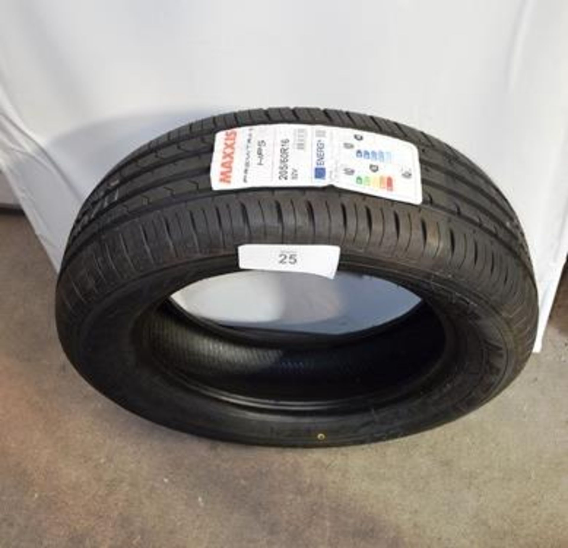1 x Maxxis Premitra 5 HP5 tyre, size 205/60R16 92V - New with label (GS2)