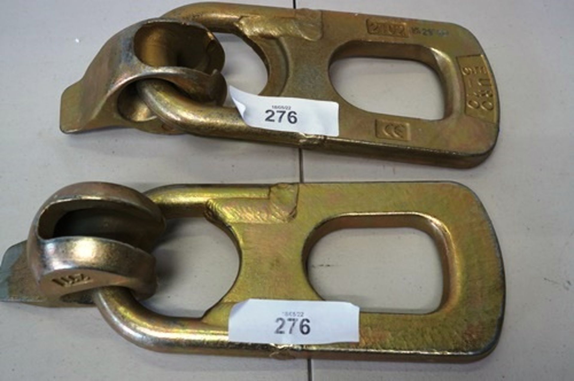 2 x unbranded metal shackles, Ref:- Euro G10210221F111 - New (SW18)
