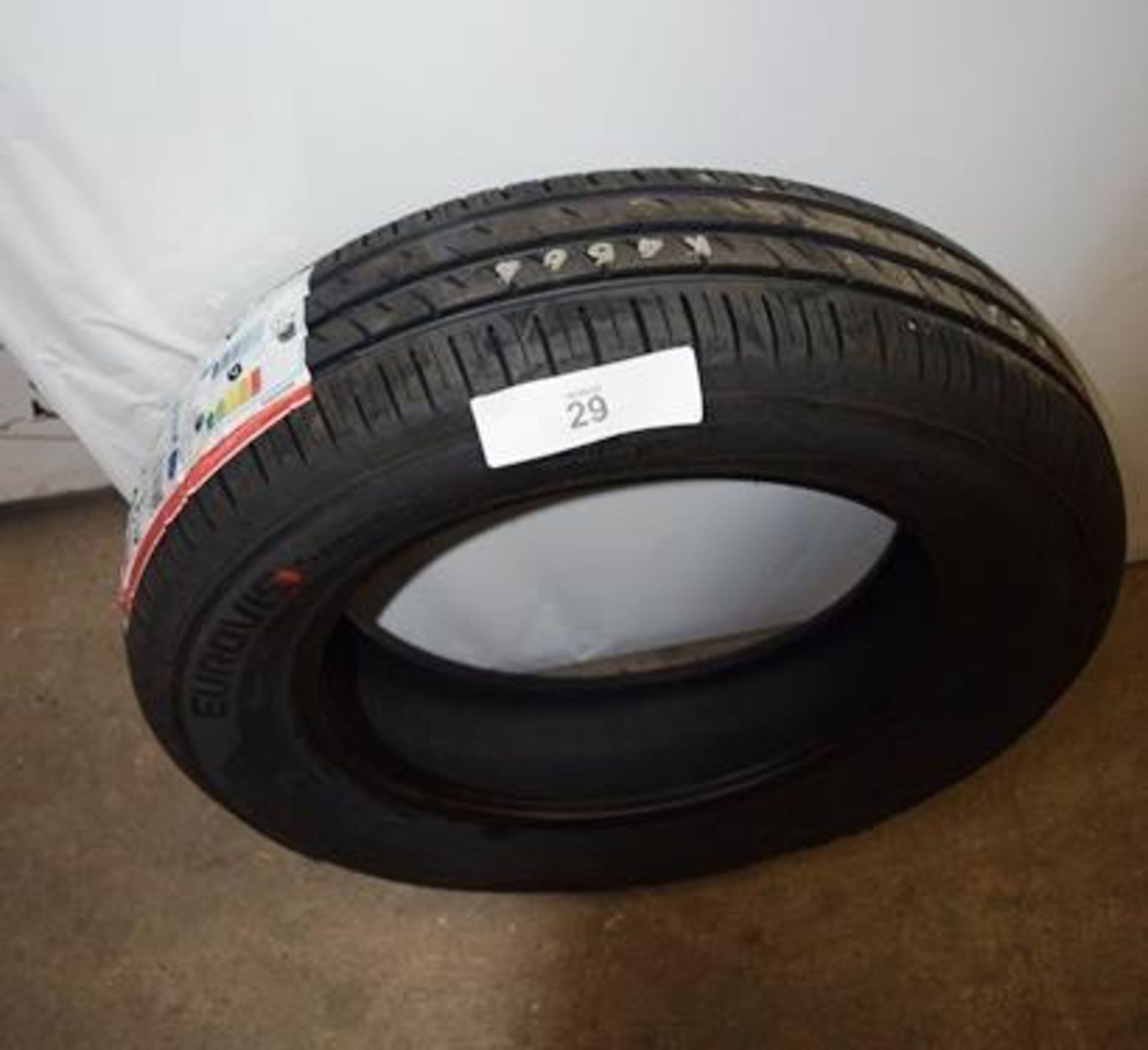 1 x Roadstone Eurovis Sport 04 tyre, size 175/65R15 84H - New with label (GS2)