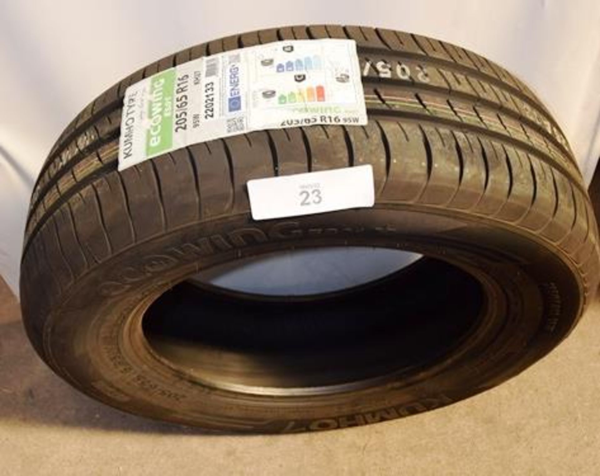 1 x Kumho Ecowing KH27 ES01 tyre, size 205/65R16 95W - New with label (GS2)